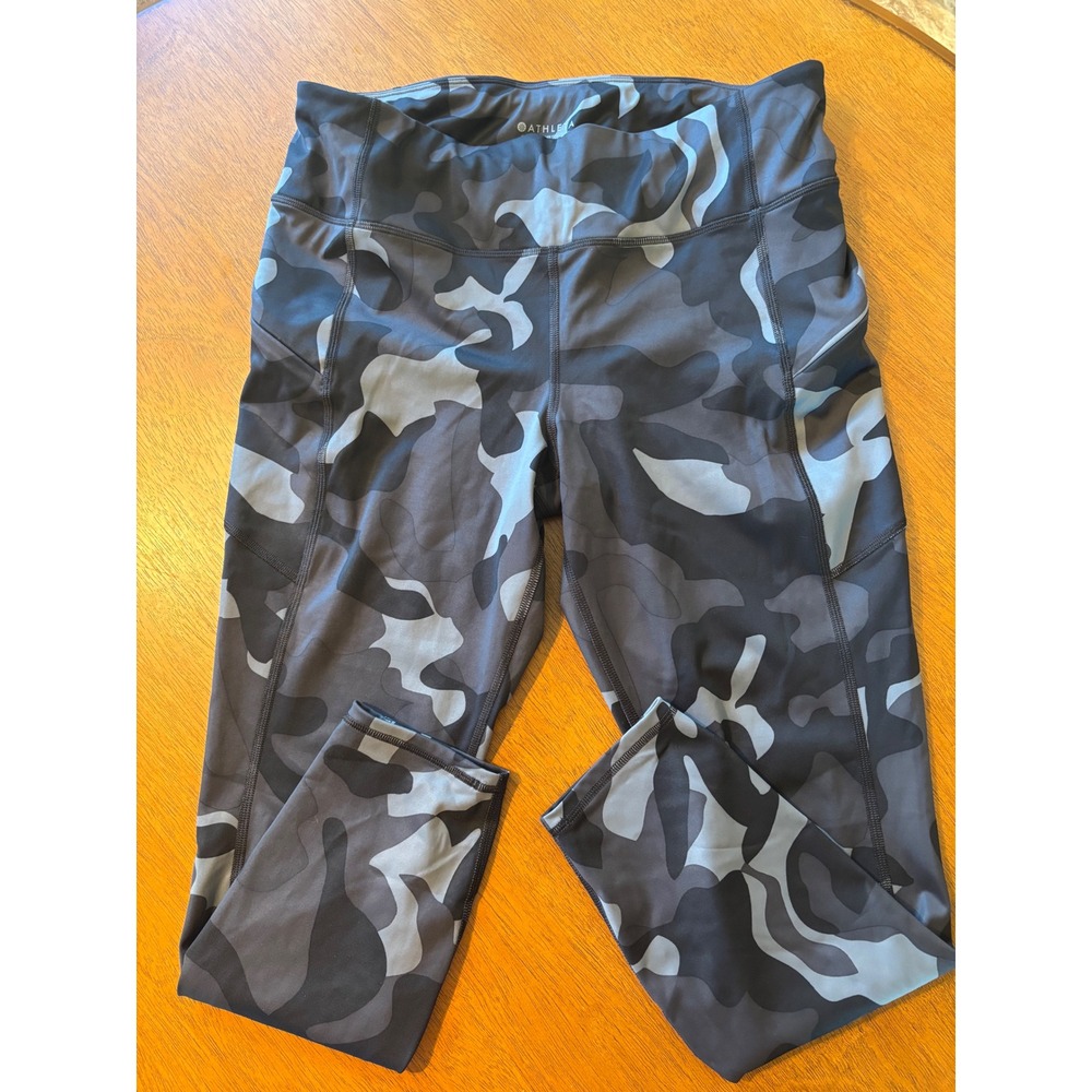 Athleta Salutation Stash Pocket II 7/8 Tight Camo Grey Black Leggings Large